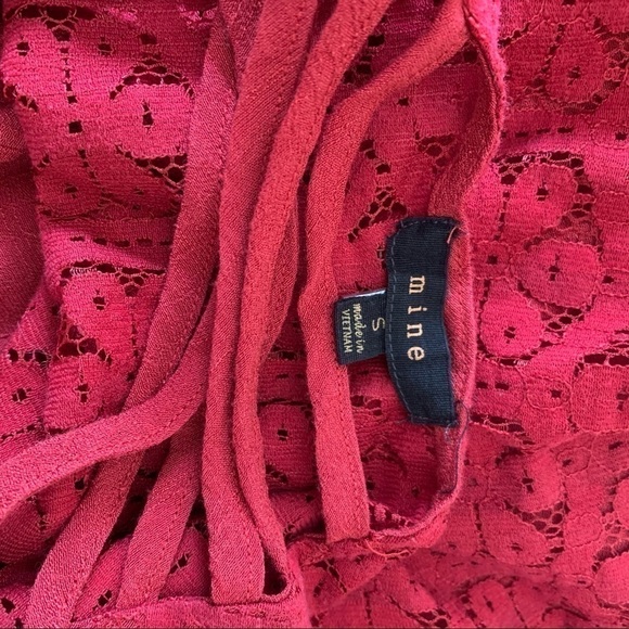 Mine | lace back sleeveless top - Picture 5 of 6